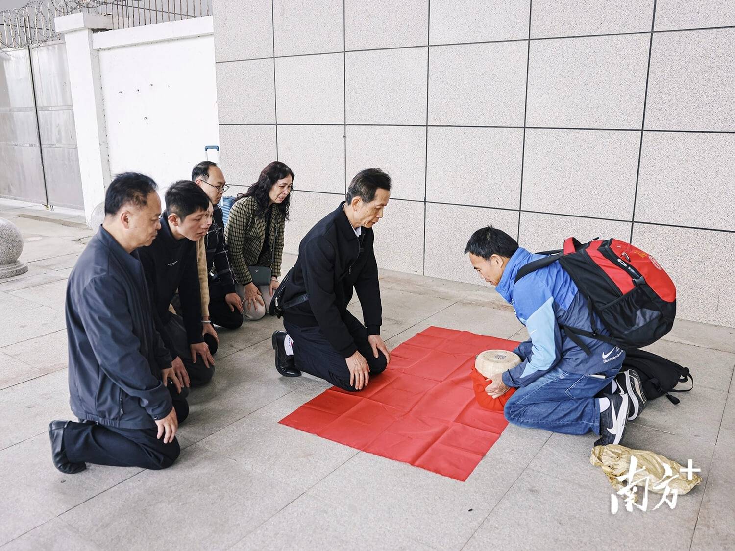 ｜南方日报、南方+2025年度照片不朽情缘试玩网站光影为纪心映万象(图28)