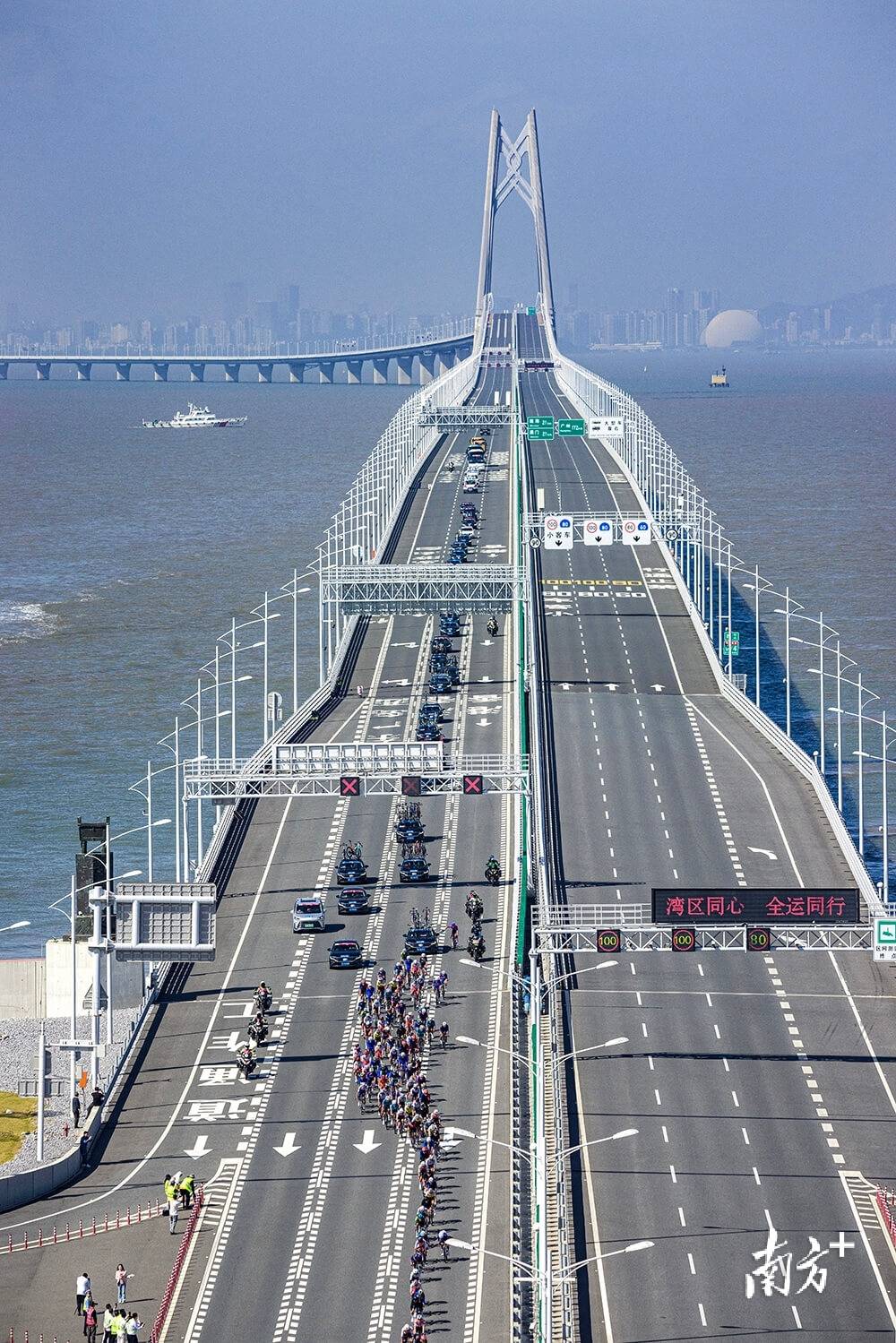 |南方日报、南方+2025年度照片不朽情缘试玩网站光影为纪心映万象(图42) |南方日报、南方+2025年度照片不朽情缘试玩网站光影为纪心映万象(图42)