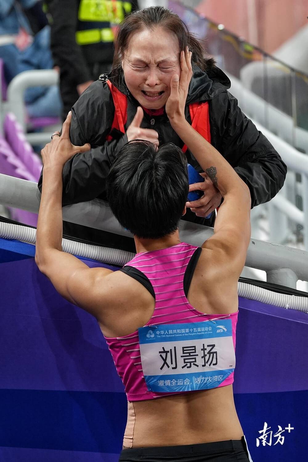 ｜南方日报、南方+2025年度照片不朽情缘试玩网站光影为纪心映万象(图61)